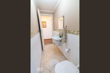 Casa à venda com 232m², 3 quartos e 3 vagasLavabo