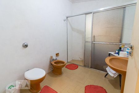 Casa à venda com 232m², 3 quartos e 3 vagasBanheiro social