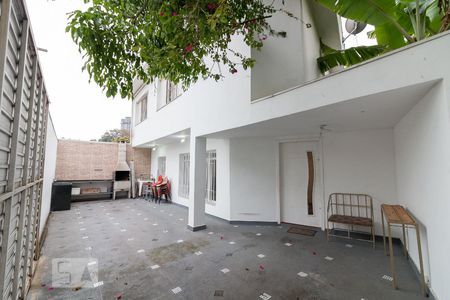 Casa à venda com 232m², 3 quartos e 3 vagasEntrada