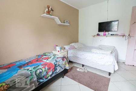 Casa à venda com 232m², 3 quartos e 3 vagasQuarto 2