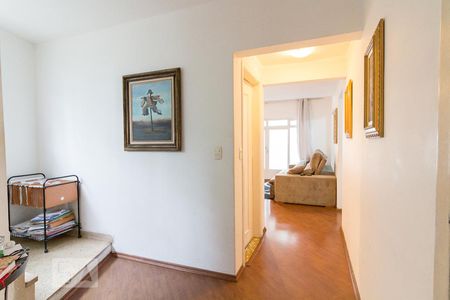 Casa à venda com 232m², 3 quartos e 3 vagasCorredor - sala