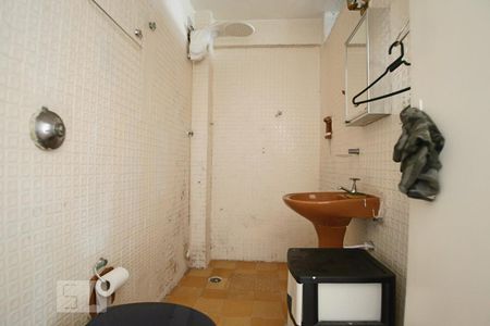 Banheiro de apartamento para alugar com 1 quarto, 46m² em Bela Vista, São Paulo