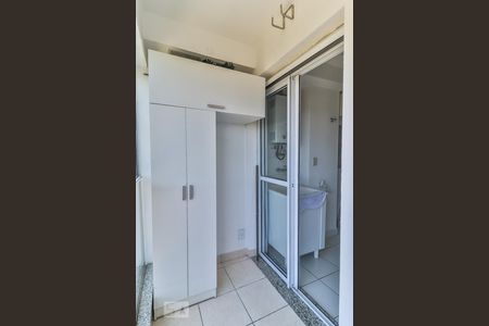 Apartamento à venda com 60m², 2 quartos e 1 vaga Apartamento à venda com 60m², 2 quartos e 1 vagaAcesso a Varanda da Sala