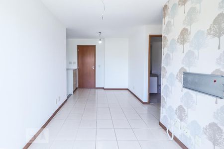 Sala de apartamento à venda com 2 quartos, 60m² em Jacarepaguá, Rio de Janeiro