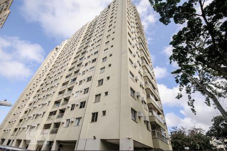 Apartamento à venda com 60m², 2 quartos e 1 vaga Apartamento à venda com 60m², 2 quartos e 1 vagaFachada
