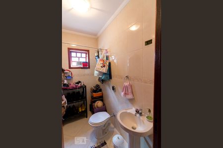 Casa à venda com 159m², 3 quartos e 4 vagasBanheiro social 2