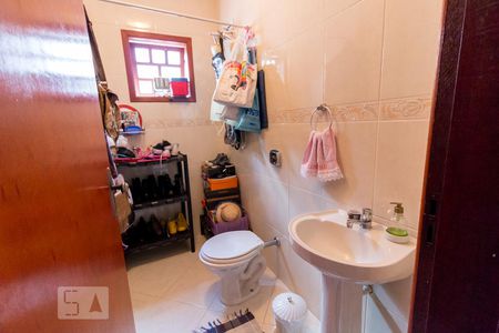 Casa à venda com 159m², 3 quartos e 4 vagasBanheiro social 2