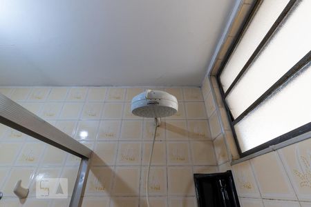 Banheiro de kitnet/studio para alugar com 1 quarto, 50m² em Centro, Campinas