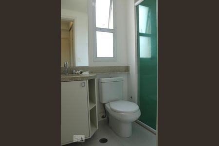 Banheiro Quaro 1 de apartamento para alugar com 2 quartos, 76m² em Empresarial 18 do Forte, Barueri