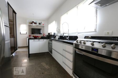 Apartamento para alugar com 250m², 3 quartos e 3 vagascozinha