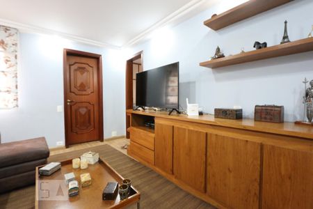 Apartamento para alugar com 250m², 3 quartos e 3 vagassaleta