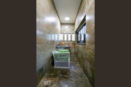Casa à venda com 320m², 4 quartos e 4 vagas Casa à venda com 320m², 4 quartos e 4 vagasÁrea de Serviço