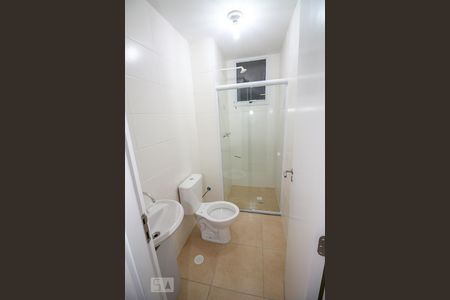 Banheiro de apartamento para alugar com 2 quartos, 47m² em Irajá, Rio de Janeiro