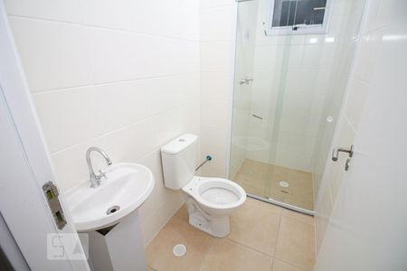 Banheiro de apartamento para alugar com 2 quartos, 47m² em Irajá, Rio de Janeiro