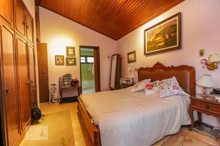 Casa à venda com 300m², 3 quartos e 3 vagasDormitório 2 - Suite