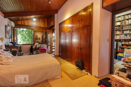 Casa à venda com 300m², 3 quartos e 3 vagasDormitório 2 - Suite