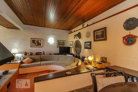 Casa à venda com 300m², 3 quartos e 3 vagasSala