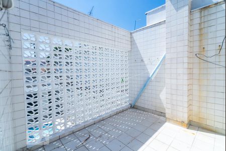 Casa à venda com 384m², 3 quartos e 4 vagas Casa à venda com 384m², 3 quartos e 4 vagasVaranda