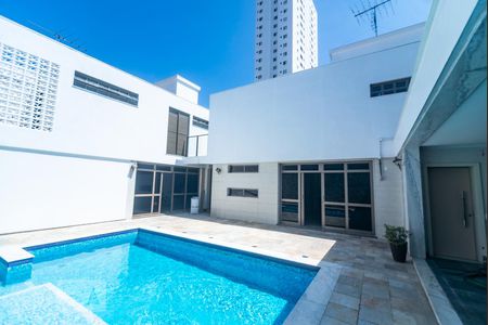 Casa à venda com 384m², 3 quartos e 4 vagas Casa à venda com 384m², 3 quartos e 4 vagasPiscina