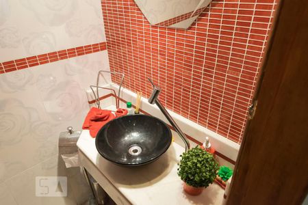 1o. Andar - Lavabo (Pia) de casa à venda com 2 quartos, 130m² em Parque Fongaro, São Paulo