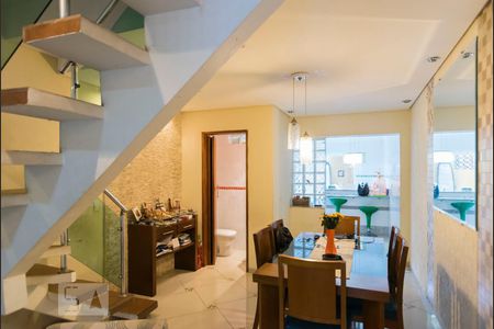 1o. Andar - Sala de casa à venda com 2 quartos, 130m² em Parque Fongaro, São Paulo