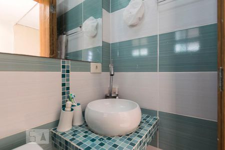 Casa à venda com 130m², 2 quartos e 1 vaga2o. Andar - Suíte 2 - Banheiro (Pia)