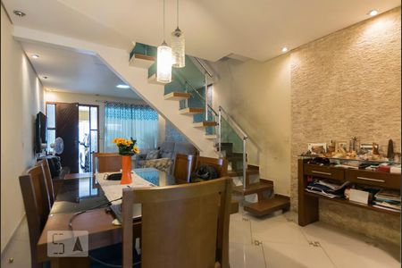 1o. Andar - Sala de casa à venda com 2 quartos, 130m² em Parque Fongaro, São Paulo