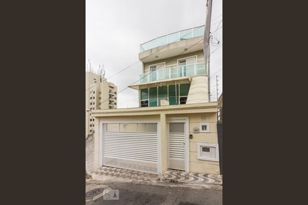 Casa à venda com 230m², 3 quartos e 4 vagasFachada