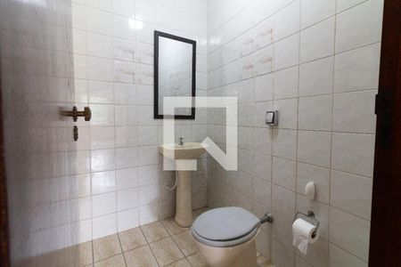 Casa à venda com 300m², 3 quartos e 2 vagas Casa à venda com 300m², 3 quartos e 2 vagasBanheiro Social