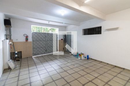 Casa à venda com 300m², 3 quartos e 2 vagas Casa à venda com 300m², 3 quartos e 2 vagasLavanderia
