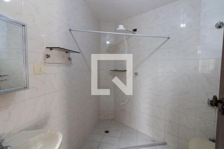 Casa à venda com 300m², 3 quartos e 2 vagas Casa à venda com 300m², 3 quartos e 2 vagasBanheiro Social