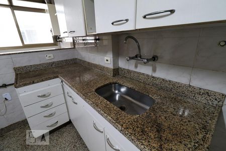 Apartamento à venda com 86m², 3 quartos e 2 vagasCozinha