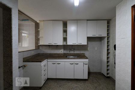 Apartamento à venda com 86m², 3 quartos e 2 vagasCozinha