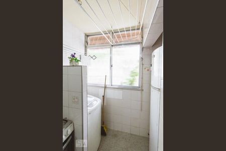 Apartamento à venda com 60m², 3 quartos e 3 vagas Apartamento à venda com 60m², 3 quartos e 3 vagasCozinha e Área de Serviço