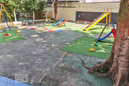 Apartamento à venda com 60m², 3 quartos e 3 vagas Apartamento à venda com 60m², 3 quartos e 3 vagasÁrea Comum - Playground