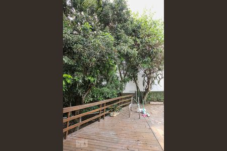 Casa à venda com 300m², 4 quartos e 2 vagas Casa à venda com 300m², 4 quartos e 2 vagasJardim