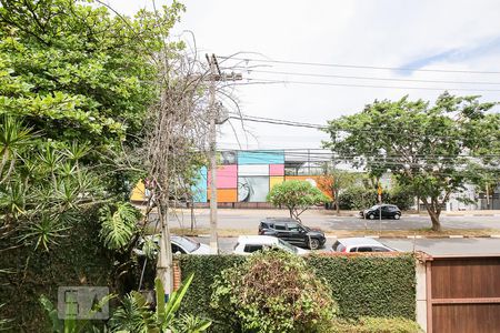 Casa à venda com 300m², 4 quartos e 2 vagas Casa à venda com 300m², 4 quartos e 2 vagasVista