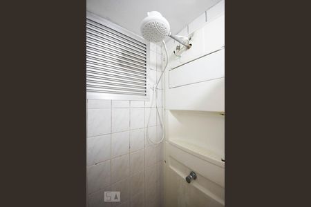 Detalhe do Banheiro de apartamento para alugar com 2 quartos, 52m² em Paraisópolis, São Paulo