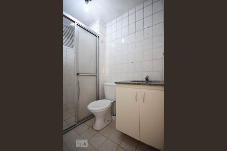 Banheiro de apartamento para alugar com 2 quartos, 52m² em Paraisópolis, São Paulo