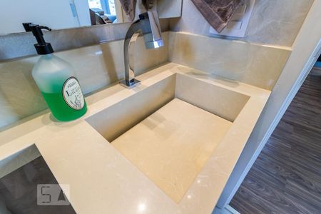 Apartamento à venda com 59m², 1 quarto e 2 vagas Apartamento à venda com 59m², 1 quarto e 2 vagasDetalhe do Banheiro Social