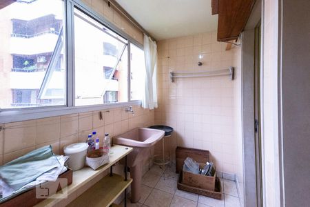 Apartamento à venda com 135m², 3 quartos e 2 vagas Apartamento à venda com 135m², 3 quartos e 2 vagasÁrea de Serviço