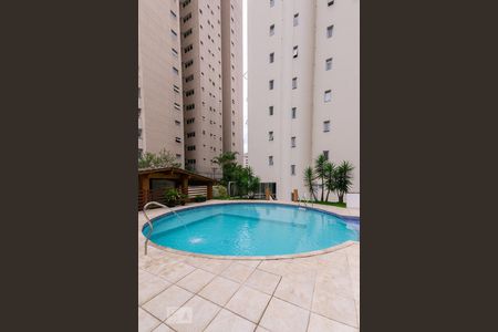 Apartamento à venda com 135m², 3 quartos e 2 vagas Apartamento à venda com 135m², 3 quartos e 2 vagasPiscina