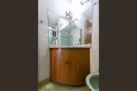 Apartamento à venda com 135m², 3 quartos e 2 vagas Apartamento à venda com 135m², 3 quartos e 2 vagasBanheiro da Suíte