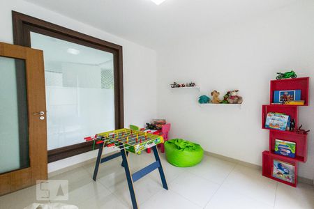 Apartamento à venda com 135m², 3 quartos e 2 vagas Apartamento à venda com 135m², 3 quartos e 2 vagasBrinquedoteca