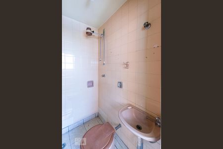 Apartamento à venda com 135m², 3 quartos e 2 vagas Apartamento à venda com 135m², 3 quartos e 2 vagasBanheiro de Serviço