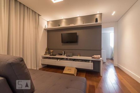 Sala de TV de apartamento à venda com 2 quartos, 69m² em Vila São Paulo, São Paulo