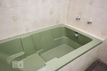 Casa à venda com 411m², 4 quartos e 4 vagas Casa à venda com 411m², 4 quartos e 4 vagasBanheiro do Quarto 1