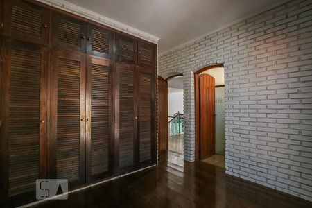 Casa à venda com 411m², 4 quartos e 4 vagas Casa à venda com 411m², 4 quartos e 4 vagasQuarto 2