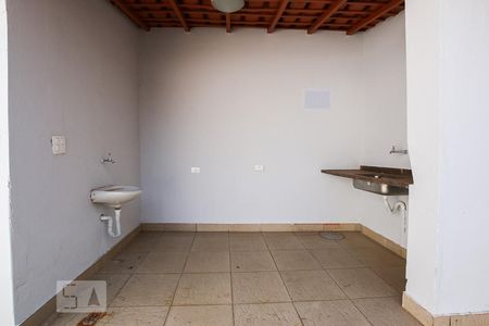 Casa à venda com 411m², 4 quartos e 4 vagas Casa à venda com 411m², 4 quartos e 4 vagasÁrea Externa