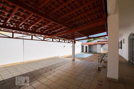 Casa à venda com 411m², 4 quartos e 4 vagas Casa à venda com 411m², 4 quartos e 4 vagasGaragem